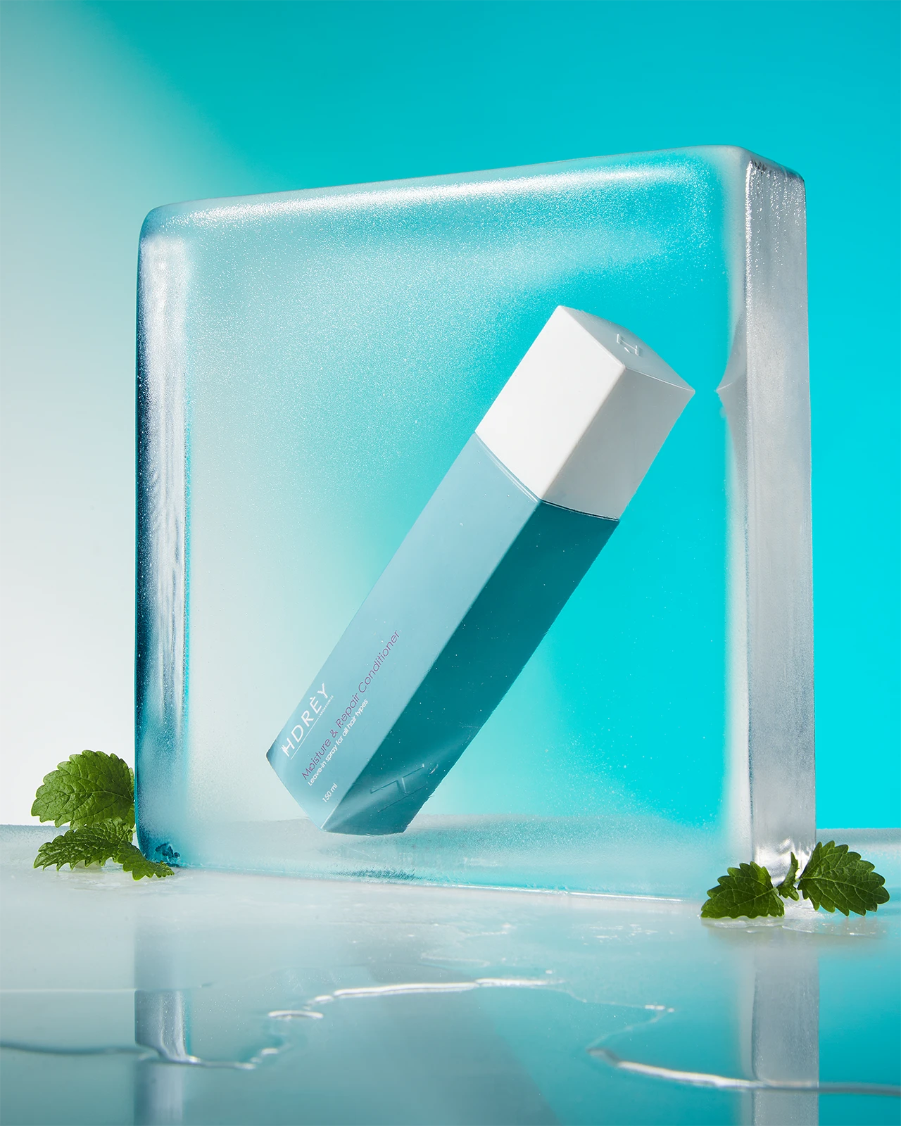 Nawilżająco - regenerująca odżywka cool mint w spreju 150 ml